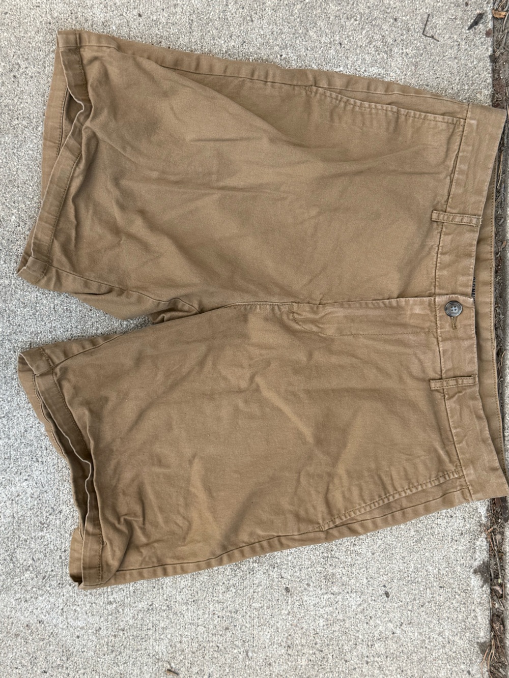 Old Navy Men's Flat Front Khaki Brown Shorts